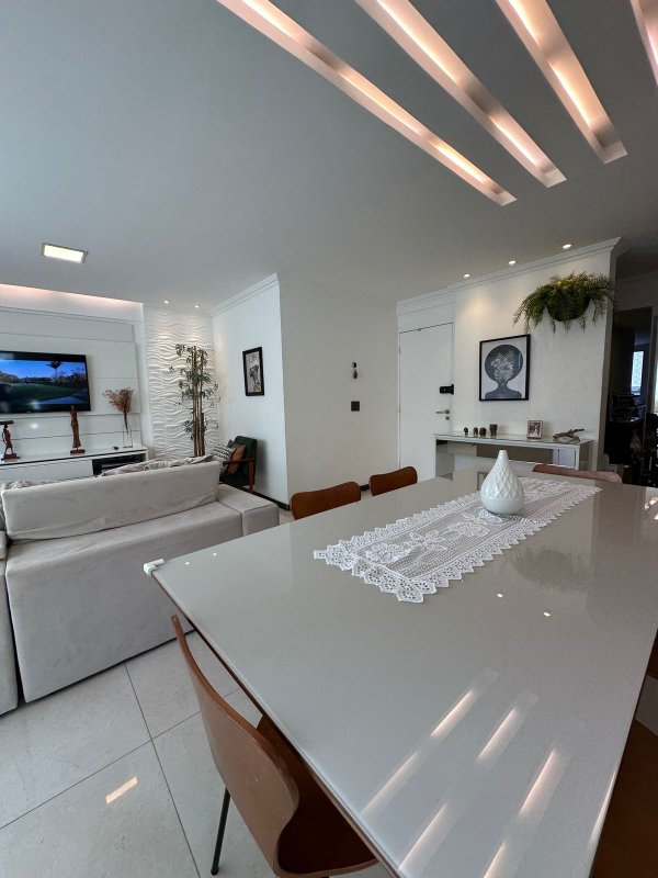 Apartamento à venda com 4 quartos sendo uma suíte, 100m² área útil por R$ 800.000,00 Rua Maria Carolina Recife - 