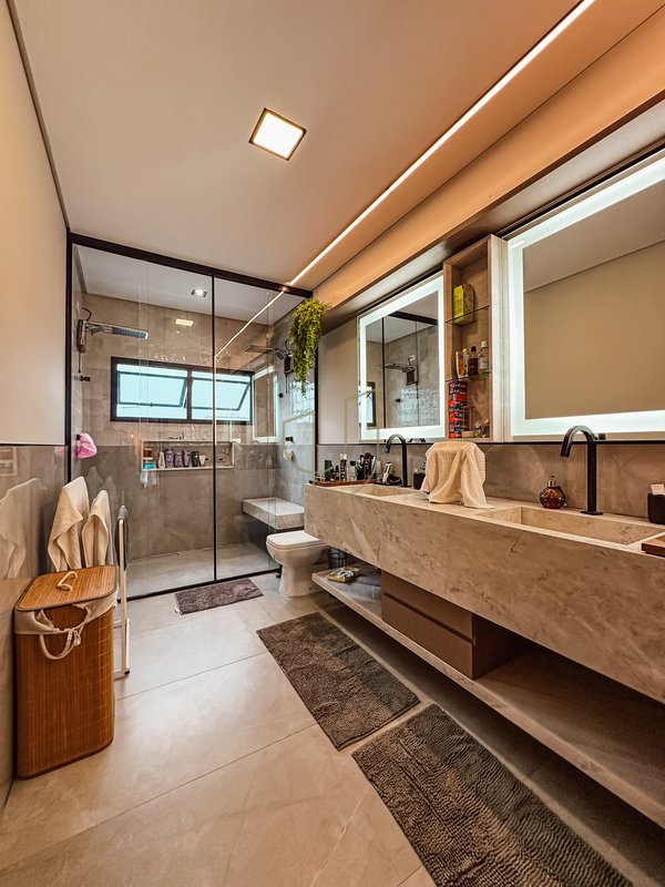 Casa com 4 Suítes no Condomínio Reserva da Barra Rua Trancoso São José dos Campos - 