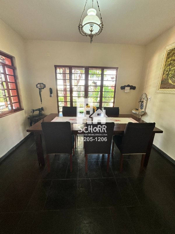 🏡 Casa à venda no Jardim São Paulo - espaçosa, com piscina e uma bela jardinagem  Tatuí - 