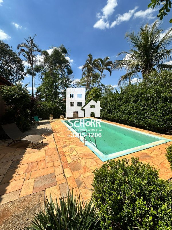 🏡 Casa à venda no Jardim São Paulo - espaçosa, com piscina e uma bela jardinagem  Tatuí - 