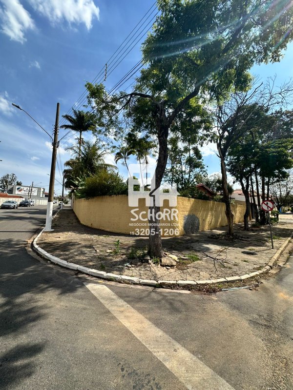 🏡 Casa à venda no Jardim São Paulo - espaçosa, com piscina e uma bela jardinagem  Tatuí - 