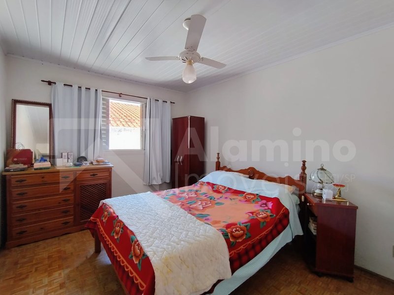 JARDIM REDENTOR III – RESIDÊNCIA 03 DORMS, 01 WC  Bauru - 