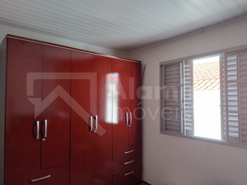 JARDIM REDENTOR III – RESIDÊNCIA 03 DORMS, 01 WC  Bauru - 