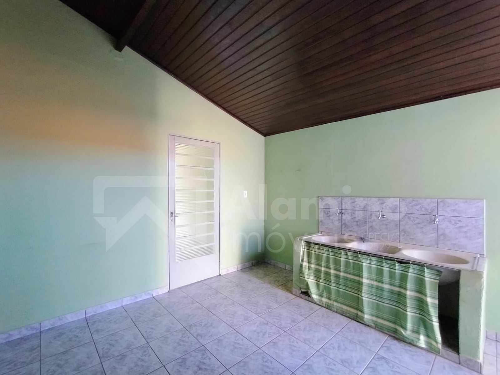 JARDIM REDENTOR III &ndash; RESID&Ecirc;NCIA 03 DORMS, 01 WC  Bauru - 