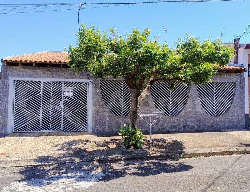 JARDIM REDENTOR III – RESIDÊNCIA 03 DORMS, 01 WC  Bauru - 