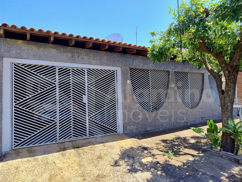 JARDIM REDENTOR III – RESIDÊNCIA 03 DORMS, 01 WC  Bauru - 