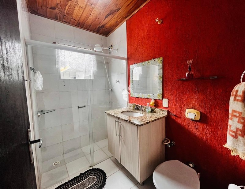 AMPLA CASA COM EXCELENTE LOCALIZAÇÃO NA PRAIA DO UBATUBA - SÃO FRANCISCO DO SUL  São Francisco do Sul - 