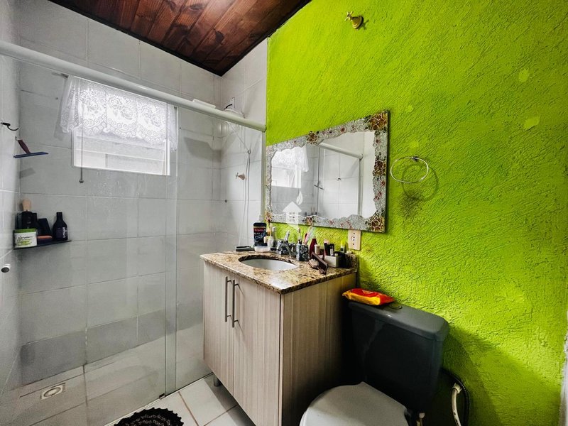 AMPLA CASA COM EXCELENTE LOCALIZAÇÃO NA PRAIA DO UBATUBA - SÃO FRANCISCO DO SUL  São Francisco do Sul - 