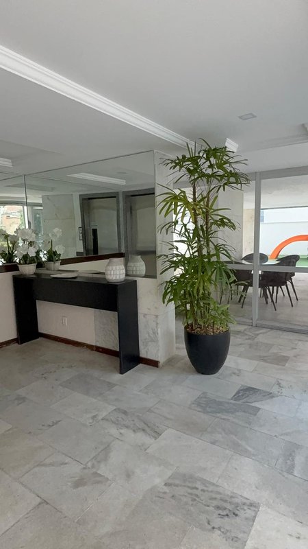 APARTAMENTO 2 QUARTOS SUÍTE VARANDA NASCENTE ELEVADOR GARAGEM À VENDA NA GRAÇA! Rua Engenheiro Celso Torres Salvador - 