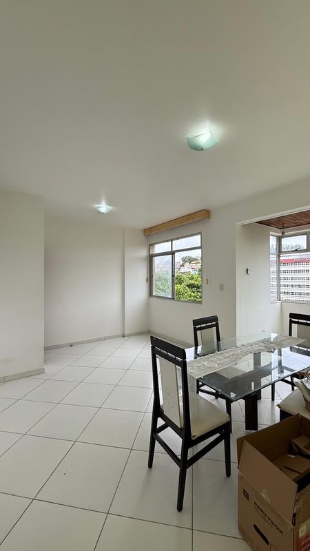 APARTAMENTO 2 QUARTOS SUÍTE VARANDA NASCENTE ELEVADOR GARAGEM À VENDA NA GRAÇA! Rua Engenheiro Celso Torres Salvador - 