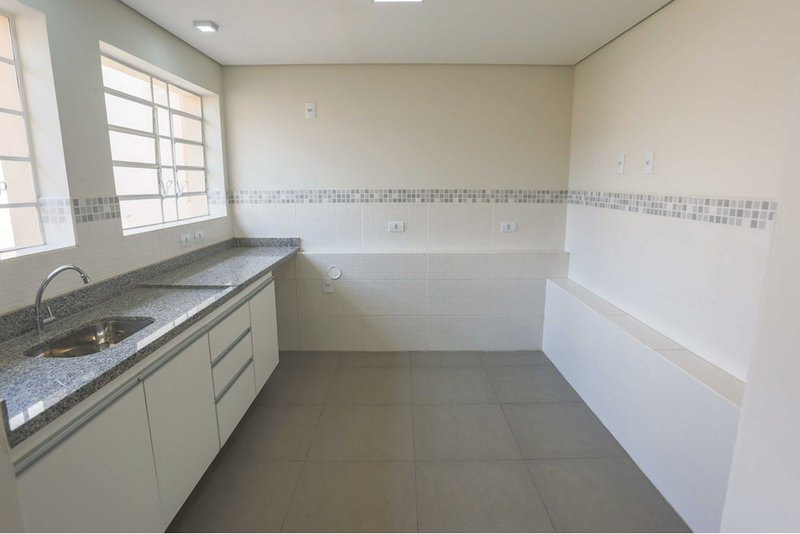 Casa &agrave; venda, 200m - 2 Dormit&oacute;rios 1 Su&iacute;te - R$ 350.000 - Vila Santana - Sorocaba SP Rua Jerônimo Rosa Sorocaba - 