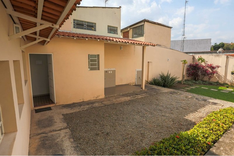 Casa &agrave; venda, 200m - 2 Dormit&oacute;rios 1 Su&iacute;te - R$ 350.000 - Vila Santana - Sorocaba SP Rua Jerônimo Rosa Sorocaba - 