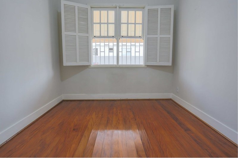 Casa &agrave; venda, 200m - 2 Dormit&oacute;rios 1 Su&iacute;te - R$ 350.000 - Vila Santana - Sorocaba SP Rua Jerônimo Rosa Sorocaba - 