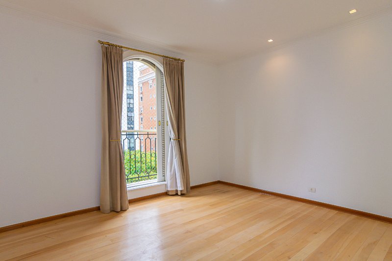 Apartamento à Venda, Edifício Conde dos Arcos, 244,73m²,Jardim Paulista, São Paulo/SP Alameda Casa Branca São Paulo - 