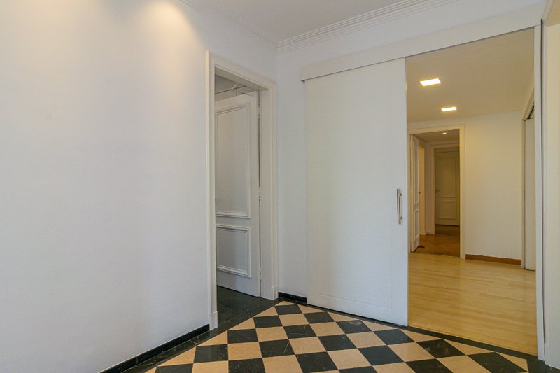 Apartamento à Venda, Edifício Conde dos Arcos, 244,73m²,Jardim Paulista, São Paulo/SP Alameda Casa Branca São Paulo - 