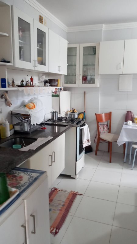 APARTAMENTO NASCENTE 3 QUARTOS SUÍTE DEPENDÊNCIA ÁREA DE SERVIÇO GARAGEM À VENDA EM BROTAS Rua Comendador Pereira da Silva Salvador - 