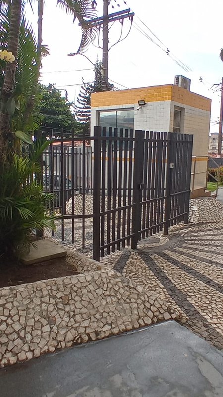 APARTAMENTO NASCENTE 3 QUARTOS SUÍTE DEPENDÊNCIA ÁREA DE SERVIÇO GARAGEM À VENDA EM BROTAS Rua Comendador Pereira da Silva Salvador - 
