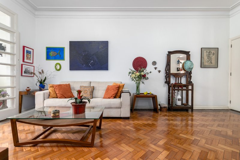 Dois quartos com varanda, pé-direito alto e charme de prédio antigo na General Glicério! Rua Professor Ortiz Monteiro Rio de Janeiro - 