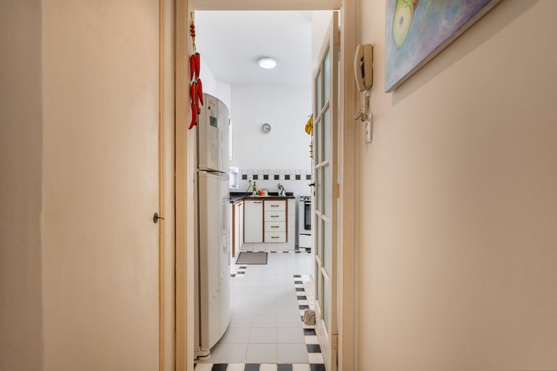 Dois quartos com varanda, pé-direito alto e charme de prédio antigo na General Glicério! Rua Professor Ortiz Monteiro Rio de Janeiro - 