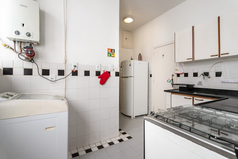 Dois quartos com varanda, pé-direito alto e charme de prédio antigo na General Glicério! Rua Professor Ortiz Monteiro Rio de Janeiro - 