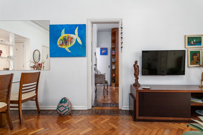 Dois quartos com varanda, pé-direito alto e charme de prédio antigo na General Glicério! Rua Professor Ortiz Monteiro Rio de Janeiro - 