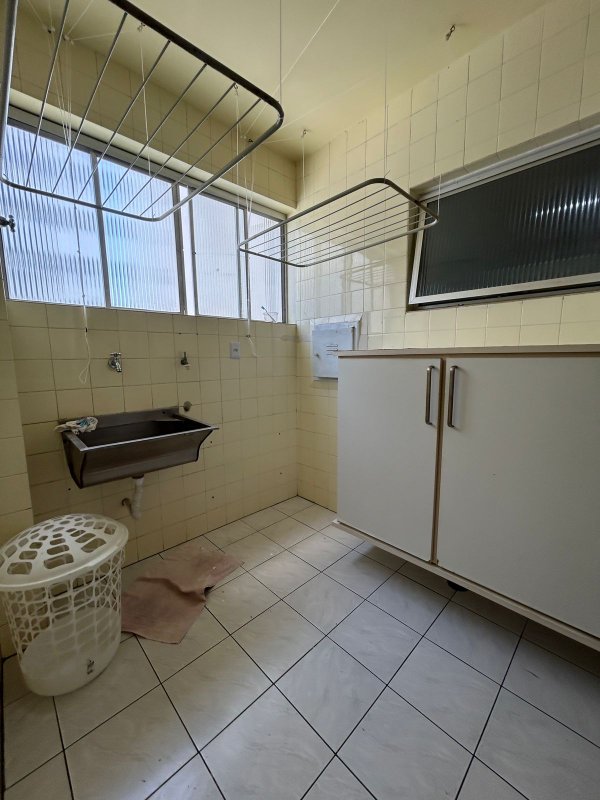 APARTAMENTO NASCENTE 3 QUARTOS SUÍTE VARANDA DEPENDÊNCIA 2 GARAGENS À VENDA NA GRAÇA! Avenida Euclydes da Cunha Salvador - 