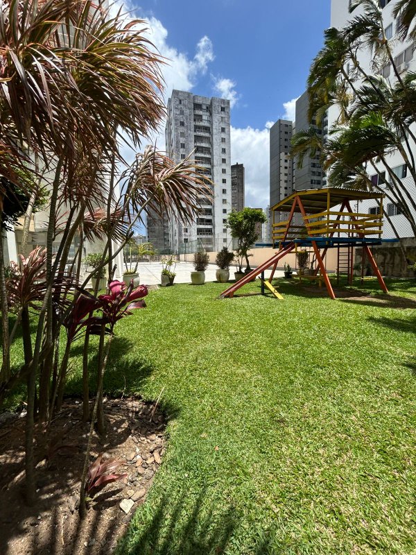 APARTAMENTO NASCENTE 3 QUARTOS SUÍTE VARANDA DEPENDÊNCIA 2 GARAGENS À VENDA NA GRAÇA! Avenida Euclydes da Cunha Salvador - 