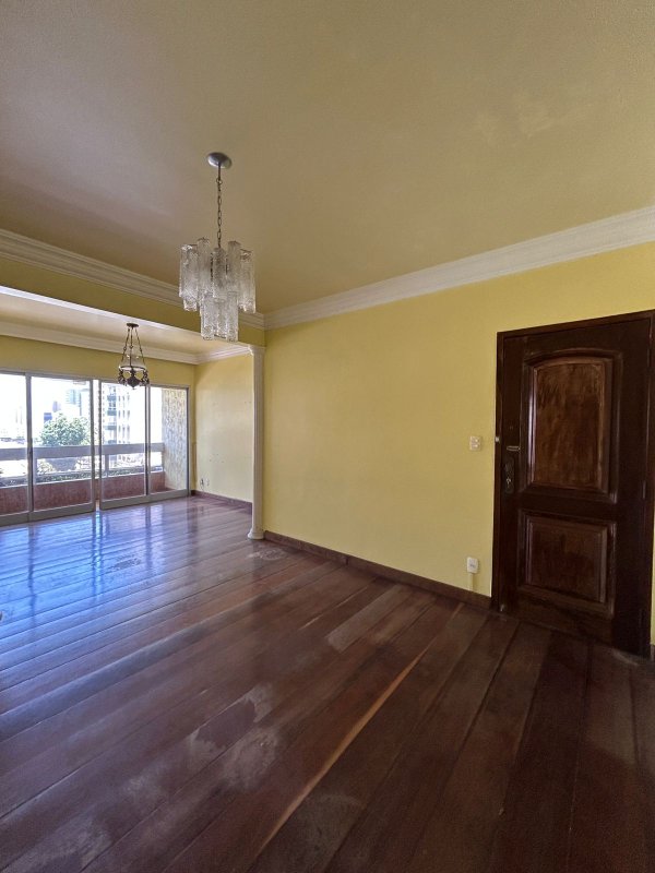 APARTAMENTO NASCENTE 3 QUARTOS SUÍTE VARANDA DEPENDÊNCIA 2 GARAGENS À VENDA NA GRAÇA! Avenida Euclydes da Cunha Salvador - 