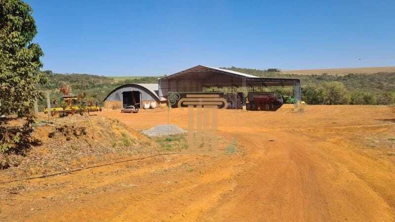 FAZENDA DE OPORTUNIDADE EM CRISTALINA GO  - - 