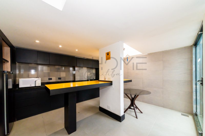 CASA COMERCIAL E RESIDENCIAL NO BAIRRO MERCES! Rua Dom Alberto Gonçalves Curitiba - 