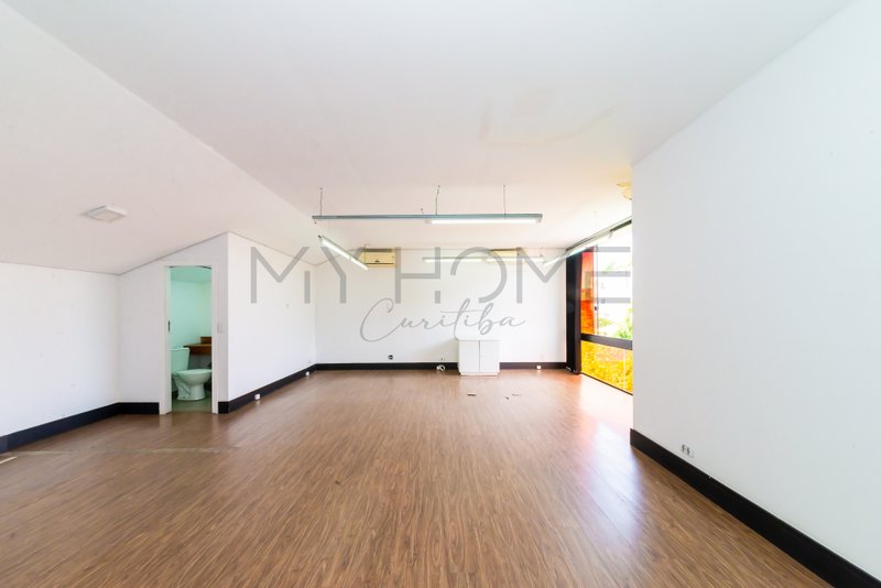 CASA COMERCIAL E RESIDENCIAL NO BAIRRO MERCES! Rua Dom Alberto Gonçalves Curitiba - 