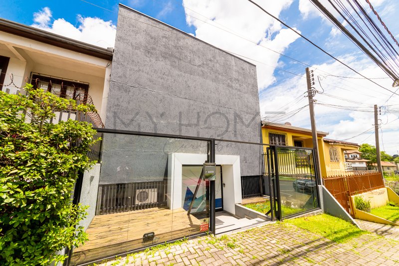 CASA COMERCIAL E RESIDENCIAL NO BAIRRO MERCES! Rua Dom Alberto Gonçalves Curitiba - 