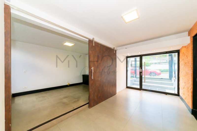 CASA COMERCIAL E RESIDENCIAL NO BAIRRO MERCES! Rua Dom Alberto Gonçalves Curitiba - 