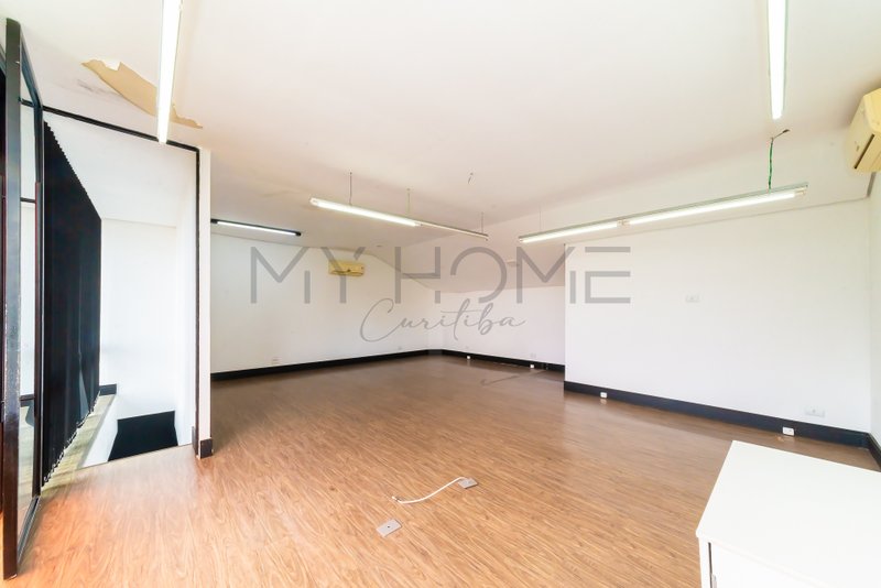 CASA COMERCIAL E RESIDENCIAL NO BAIRRO MERCES! Rua Dom Alberto Gonçalves Curitiba - 