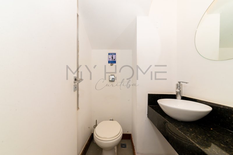 CASA COMERCIAL E RESIDENCIAL NO BAIRRO MERCES! Rua Dom Alberto Gonçalves Curitiba - 