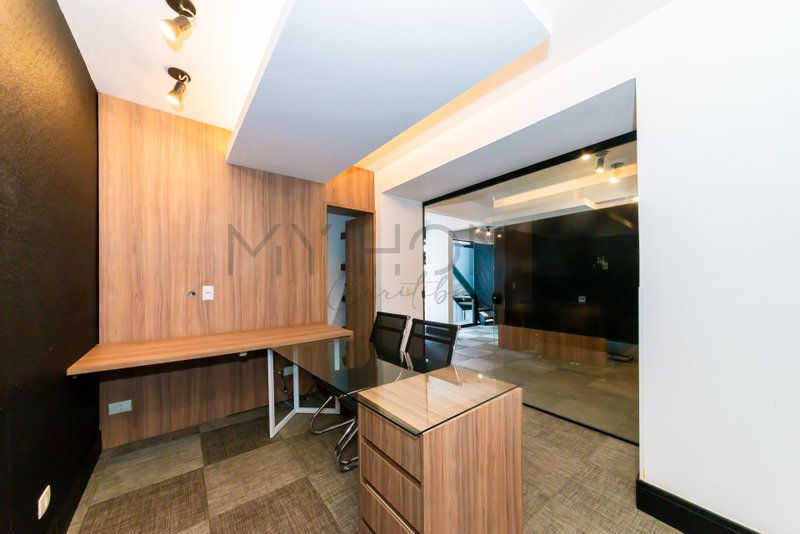 CASA COMERCIAL E RESIDENCIAL NO BAIRRO MERCES! Rua Dom Alberto Gonçalves Curitiba - 