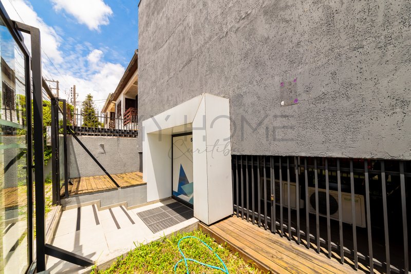 CASA COMERCIAL E RESIDENCIAL NO BAIRRO MERCES! Rua Dom Alberto Gonçalves Curitiba - 