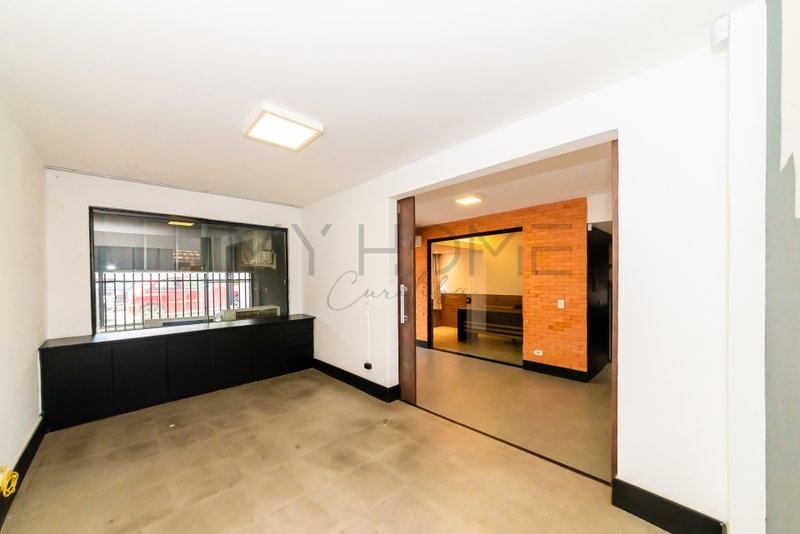 CASA COMERCIAL E RESIDENCIAL NO BAIRRO MERCES! Rua Dom Alberto Gonçalves Curitiba - 