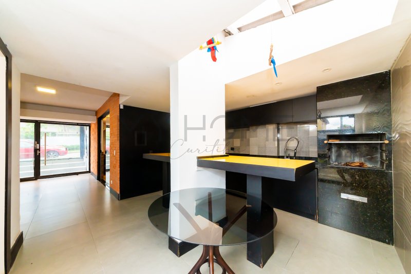 CASA COMERCIAL E RESIDENCIAL NO BAIRRO MERCES! Rua Dom Alberto Gonçalves Curitiba - 