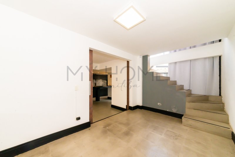 CASA COMERCIAL E RESIDENCIAL NO BAIRRO MERCES! Rua Dom Alberto Gonçalves Curitiba - 