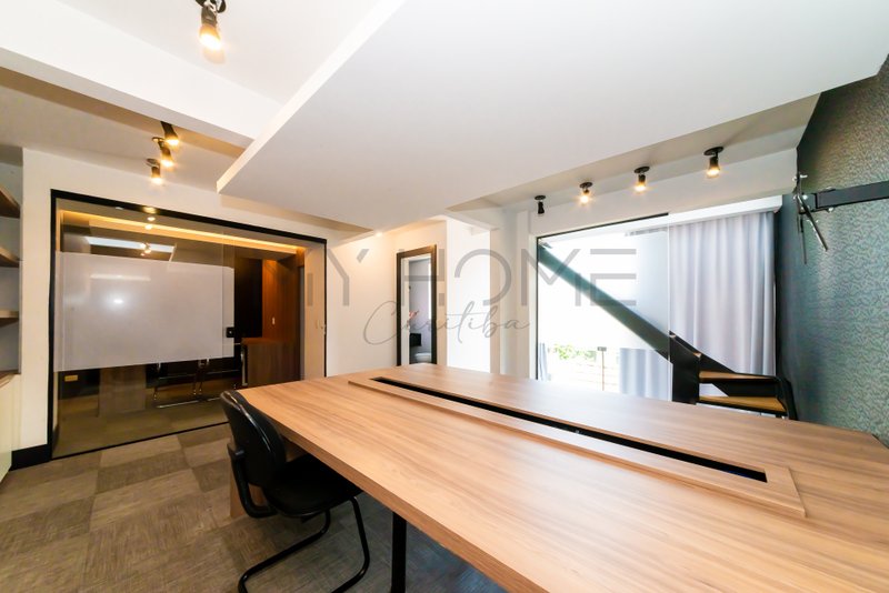 CASA COMERCIAL E RESIDENCIAL NO BAIRRO MERCES! Rua Dom Alberto Gonçalves Curitiba - 