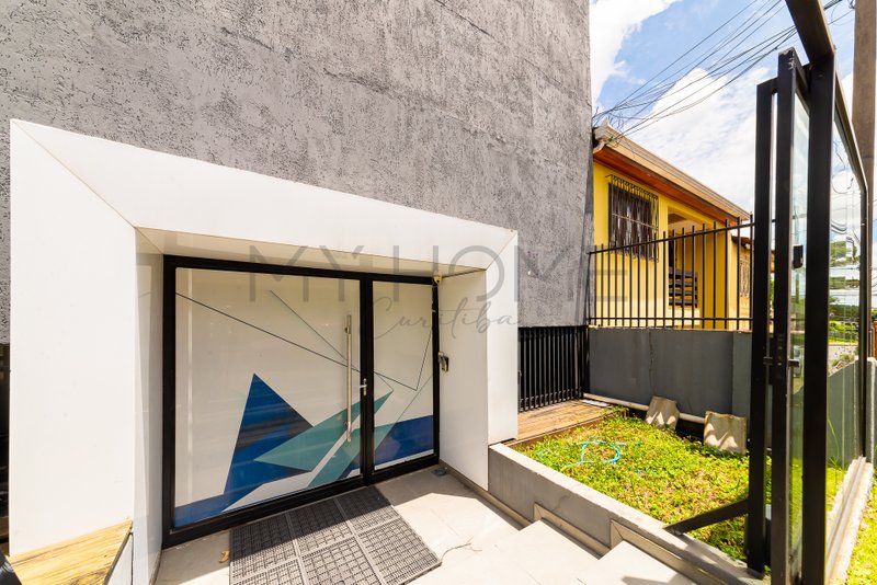 CASA COMERCIAL E RESIDENCIAL NO BAIRRO MERCES! Rua Dom Alberto Gonçalves Curitiba - 