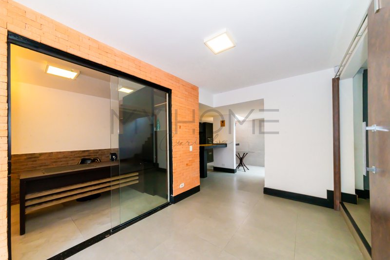 CASA COMERCIAL E RESIDENCIAL NO BAIRRO MERCES! Rua Dom Alberto Gonçalves Curitiba - 