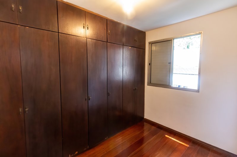 ALUGA-SE APARTAMENTO 63M2 - 2 Dormitórios com 1 Vaga Rua das Grumixamas São Paulo - 