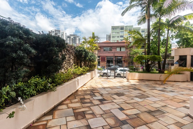 ALUGA-SE APARTAMENTO COM VISTA PANORÂMICA NA VILA MARIANA Rua Paula Ney São Paulo - 