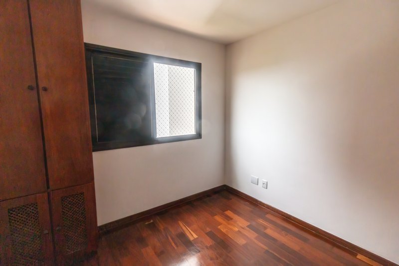 ALUGA-SE APARTAMENTO COM VISTA PANORÂMICA NA VILA MARIANA Rua Paula Ney São Paulo - 