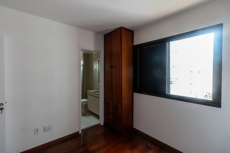 ALUGA-SE APARTAMENTO COM VISTA PANORÂMICA NA VILA MARIANA Rua Paula Ney São Paulo - 