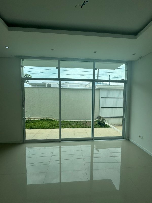 Casa de Alto Padrão – Indaiá, Caraguatatuba  Caraguatatuba - 