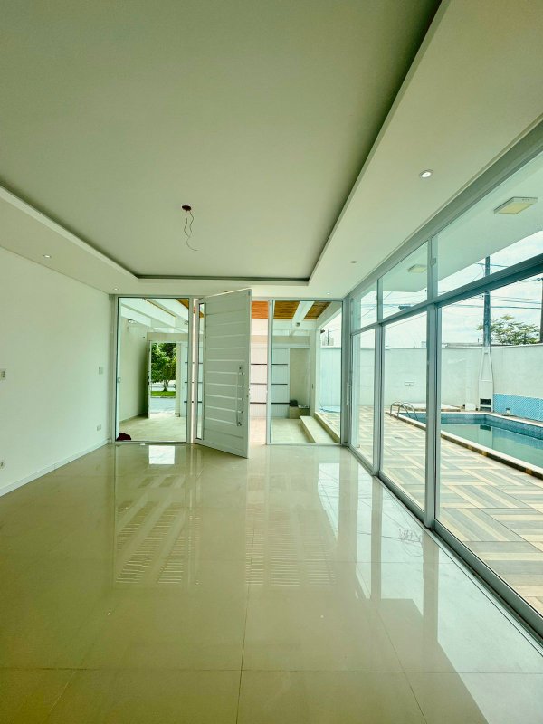 Casa de Alto Padrão – Indaiá, Caraguatatuba  Caraguatatuba - 