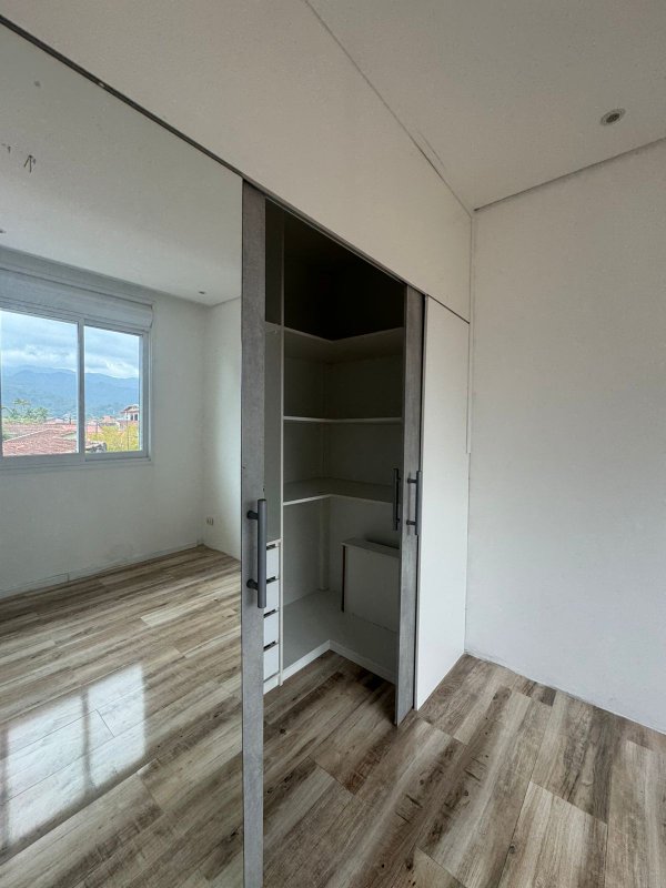 Casa de Alto Padrão – Indaiá, Caraguatatuba  Caraguatatuba - 